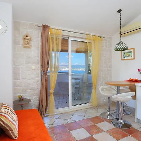 Apartament By The Sea Okrug Donji, Ciovo - 12502 *