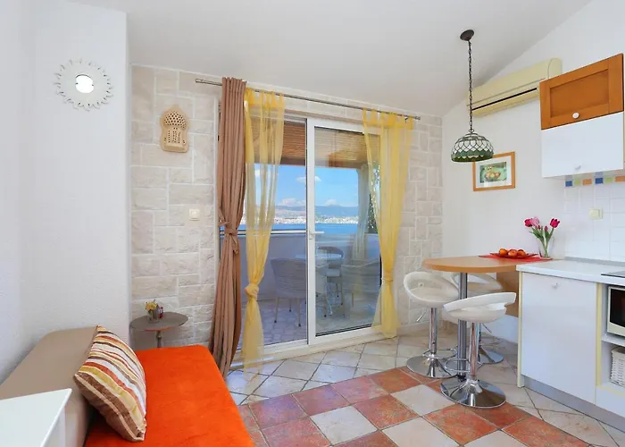 Apartman By The Sea Okrug Donji, Ciovo - 12502 *